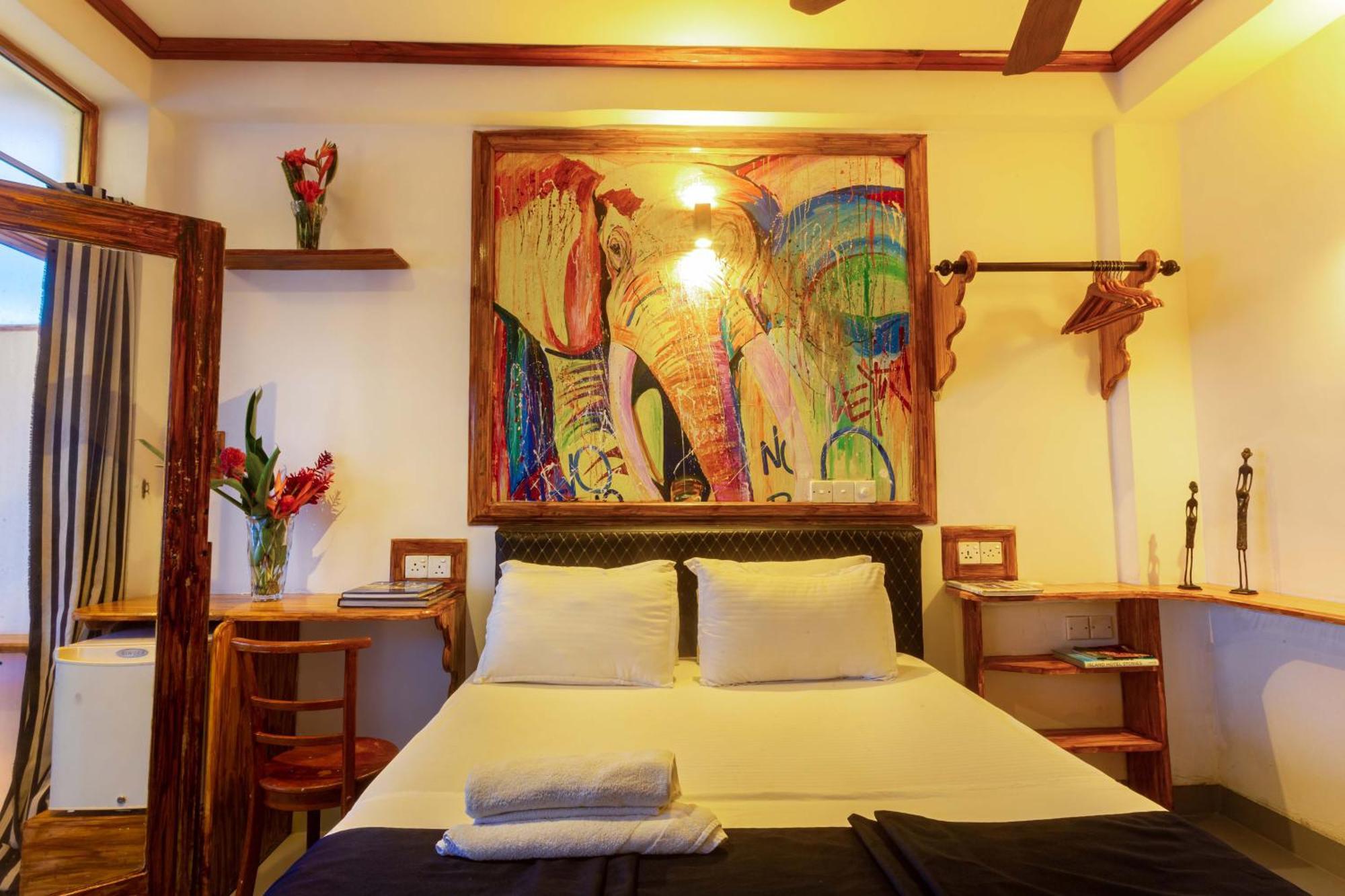 Villa Surf Beach Galle Bagian luar foto