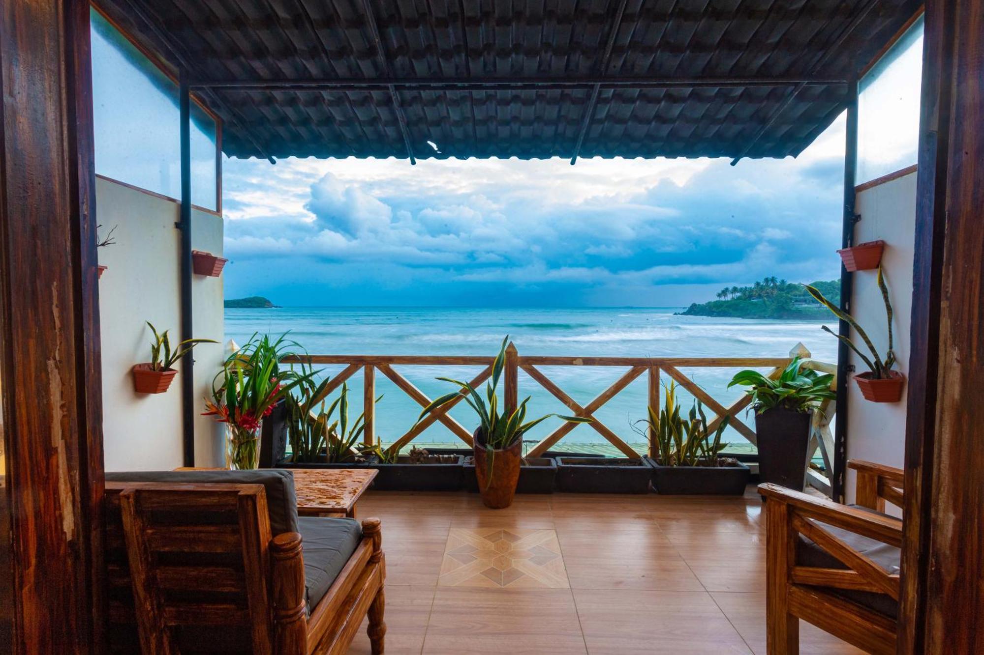 Villa Surf Beach Galle Bagian luar foto