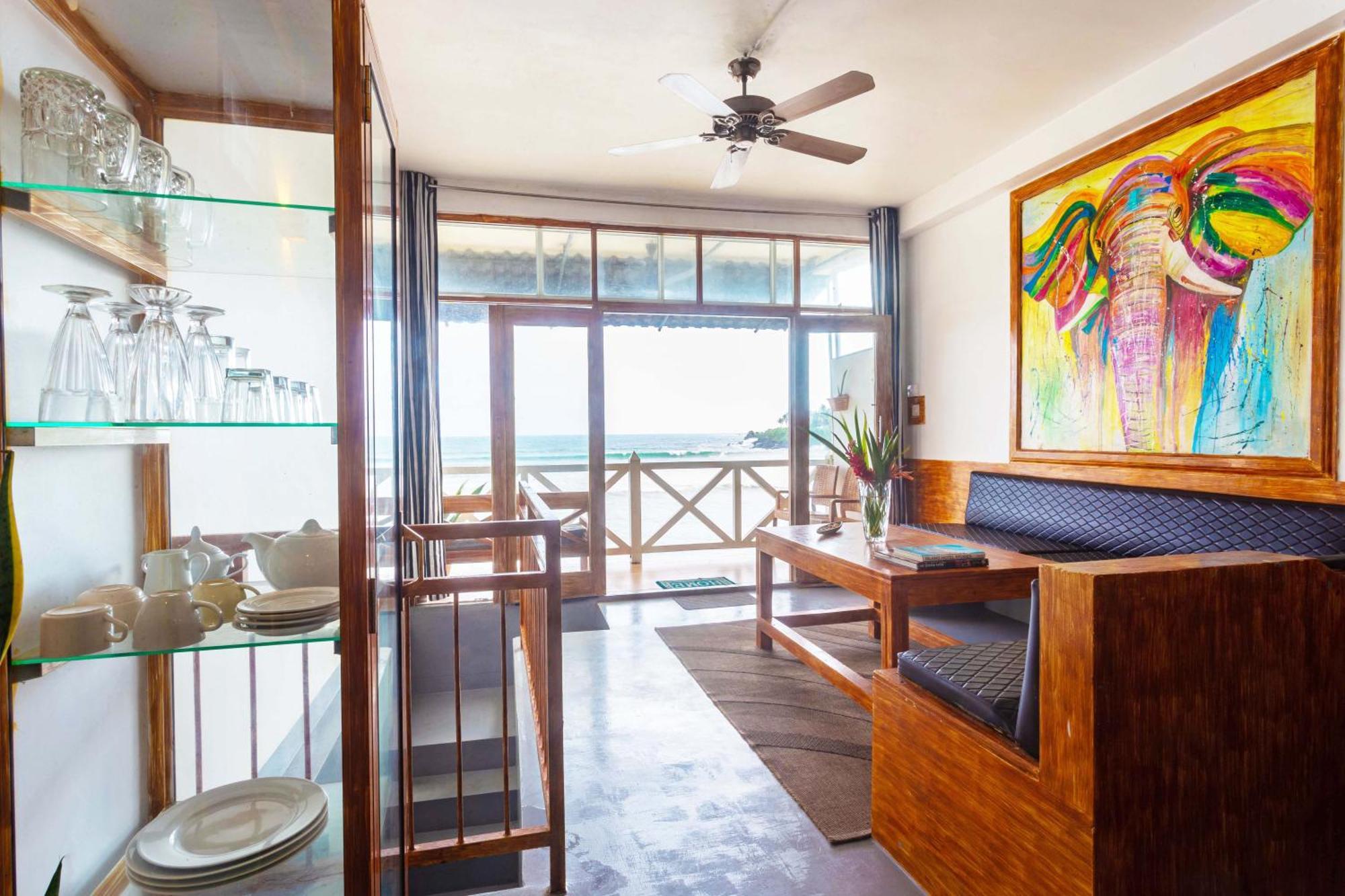 Villa Surf Beach Galle Bagian luar foto
