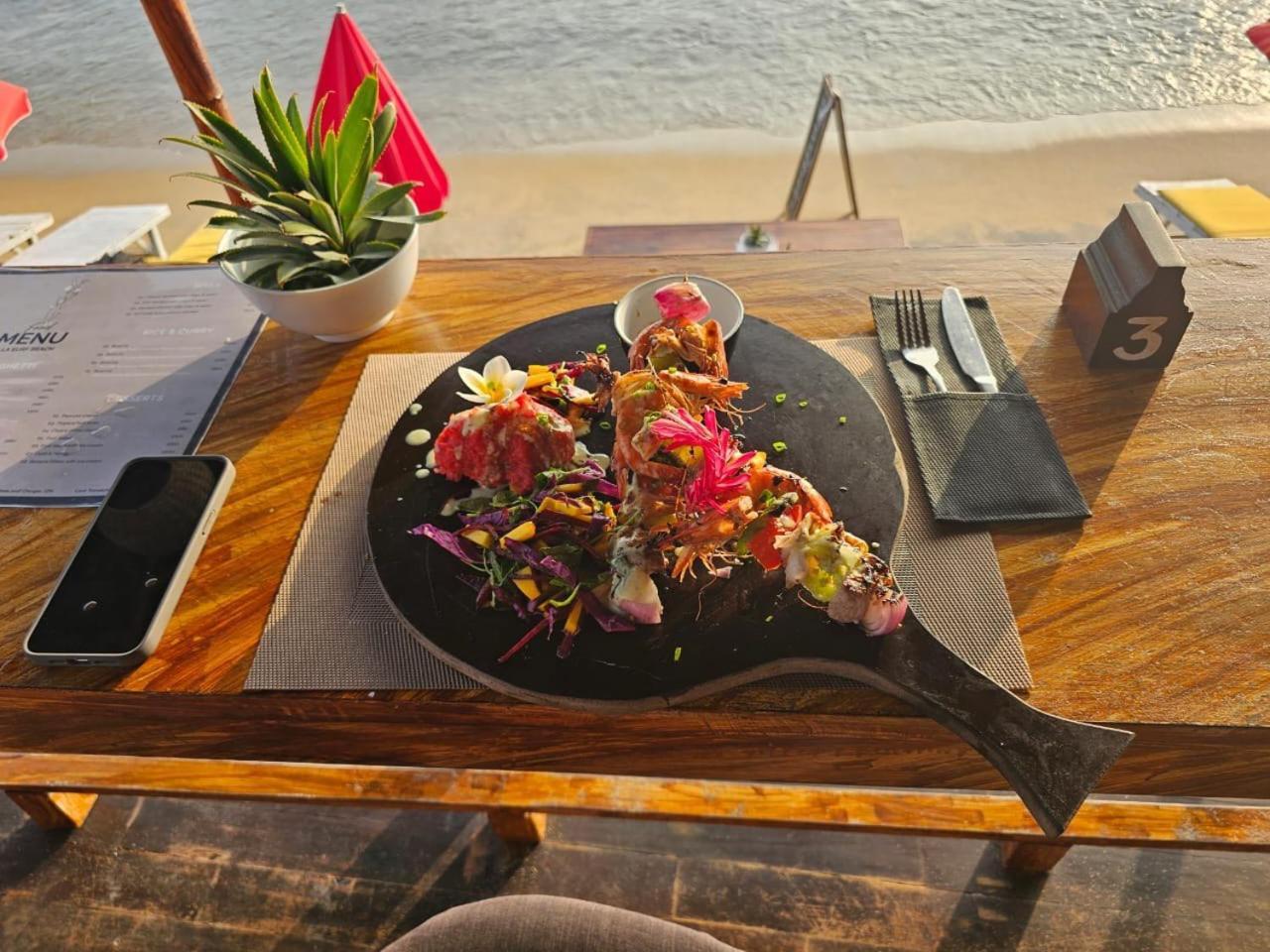 Villa Surf Beach Galle Bagian luar foto