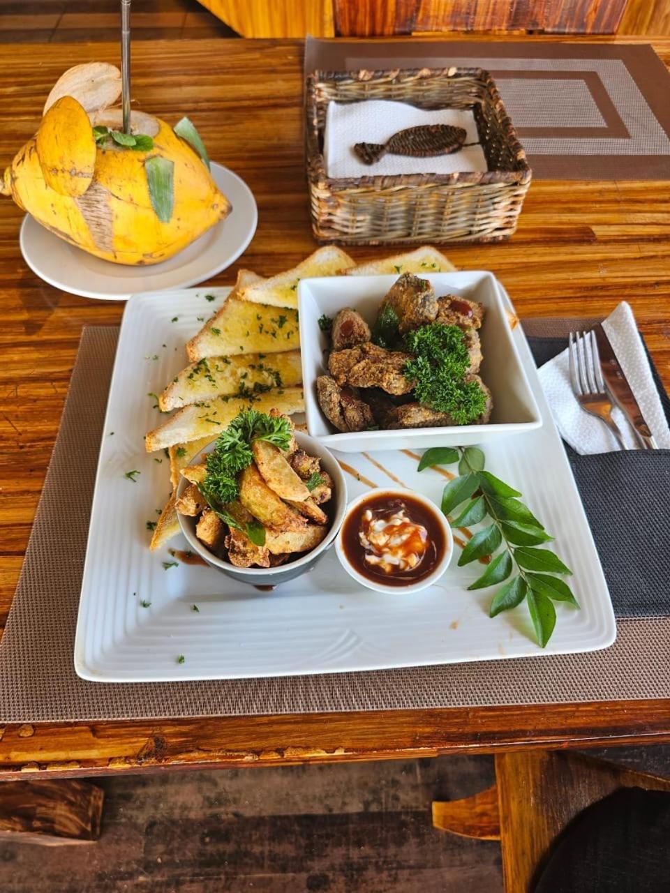 Villa Surf Beach Galle Bagian luar foto