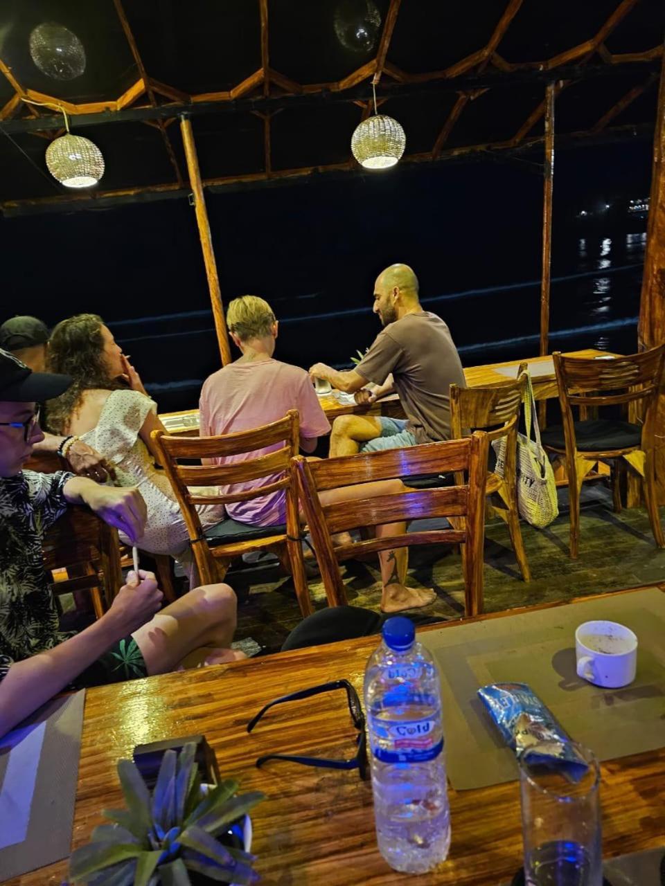 Villa Surf Beach Galle Bagian luar foto