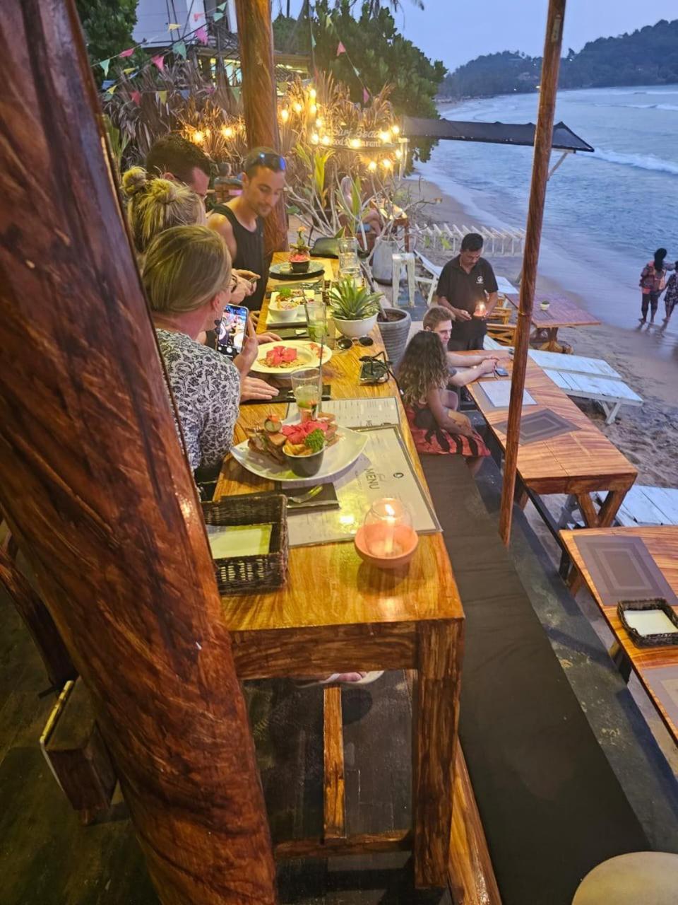Villa Surf Beach Galle Bagian luar foto