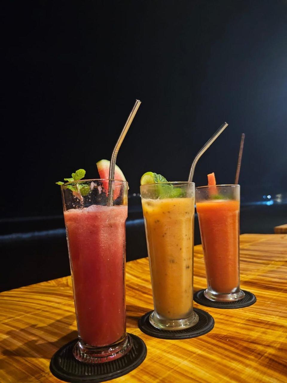 Villa Surf Beach Galle Bagian luar foto